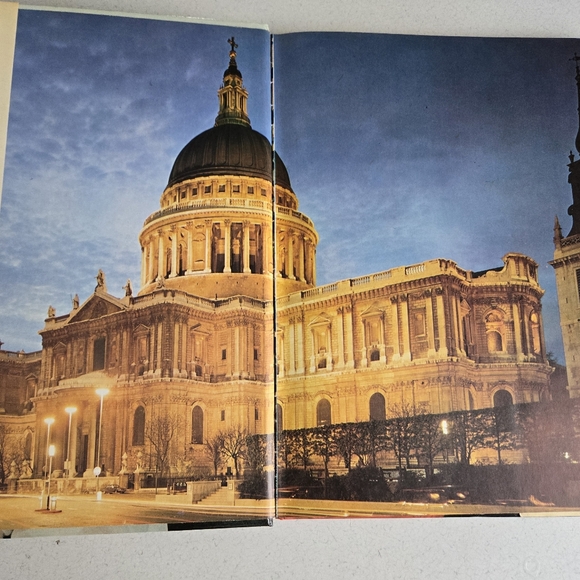 Vintage 1981 Invitation To A Royal Wedding Princess Diana Hardcover Book - Picture 3 of 7